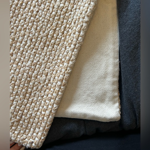 Zara WOVEN THROW PILLOW
COVER - Picture 5 of 6